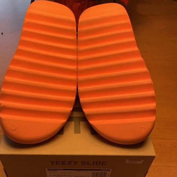 Sandals - Picture 4 of 5